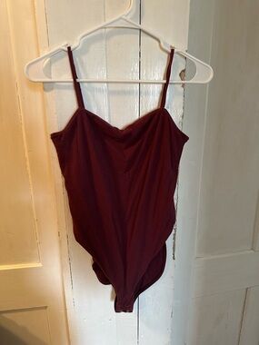 Old Navy Ribbed Spaghetti Strap Bodysuit in Burgundy